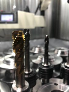 мітчик резьбонарезного маніпулятора