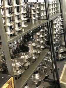 стелаж з готовими маточинами різних видів